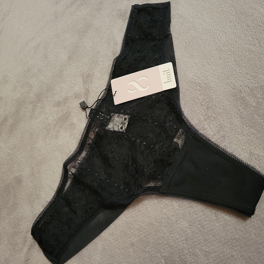 Huit Black Lace Tanga NWT